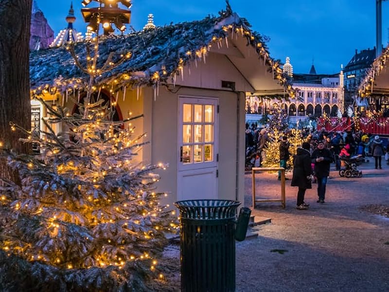 EAMBRITE 25m Lichterkette mit 200 warmweißen LEDs und fröhlicher Musik für Außendekoration