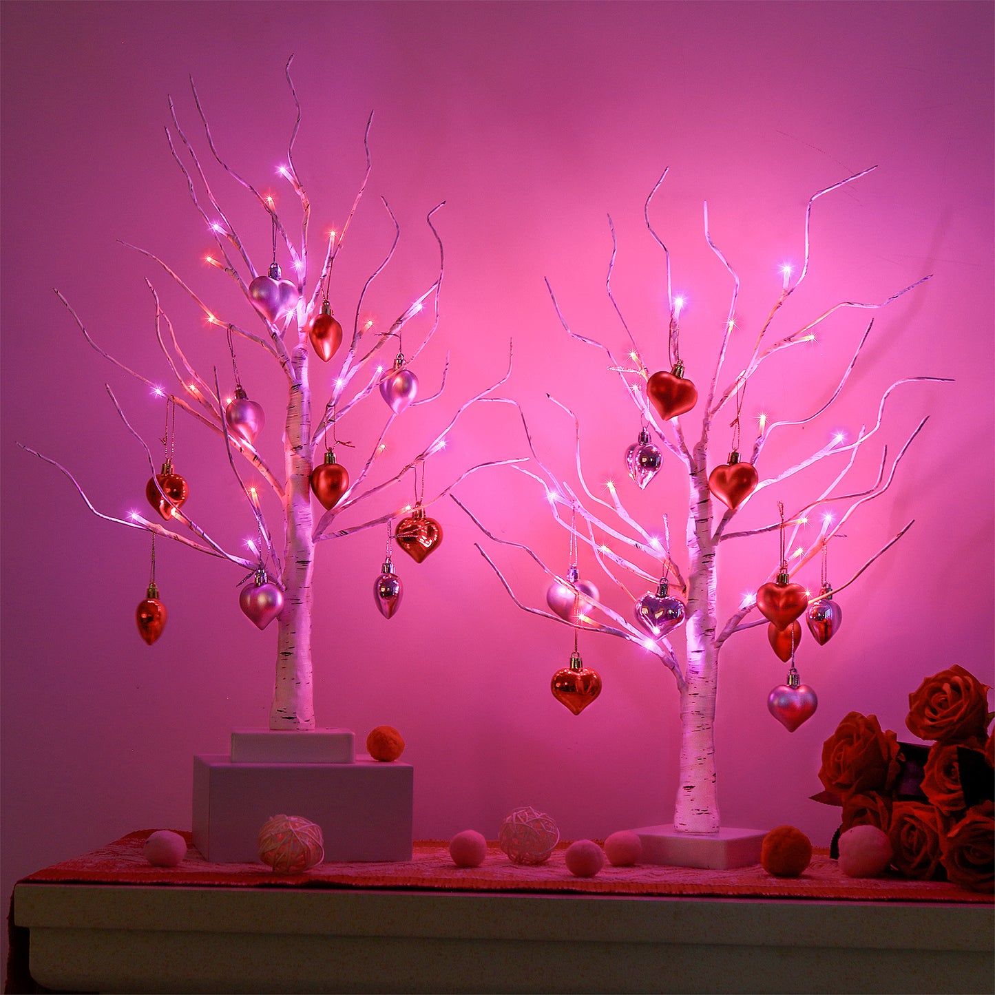 Lot de 2 bouleaux artificiels avec décorations en forme de cœur, arbre artificiel éclairé avec 24 LED roses et rouges